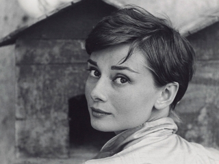 bbc: outstanding women of the 20th century. audrey hepburn (2011)