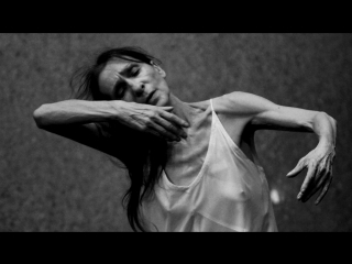 cafe muller (1978) pina bausch / pina bausch