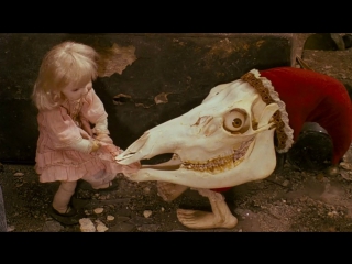 son alenky / alice / neco z alenky / alice (1988) jan svankmajer / jan svankmajer